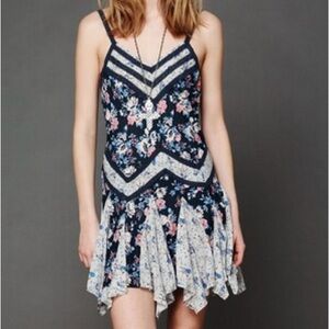 Intimately In & Out Ditzy Blue Floral Slip Dress Small